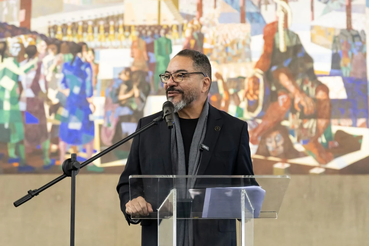 João Carlos Corrêa discursando em evento no Memorial da América Latina